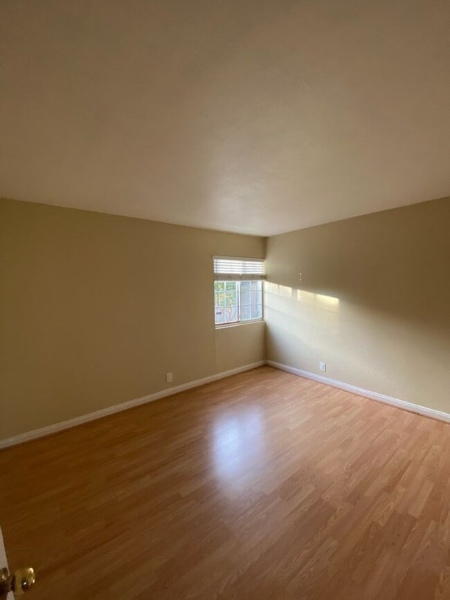 Building Photo - Frontier Dr.