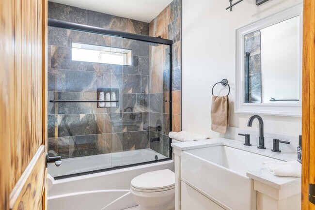 Building Photo - Stunning 4-Bedroom Home with Amazing Views, EV Charger & Solar in Big Bear!