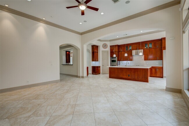 Building Photo - 5346 Val Verde St