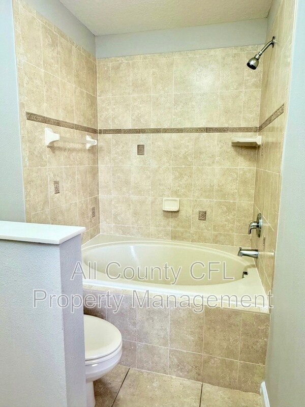 Building Photo - 16752 Cedar Crest Dr