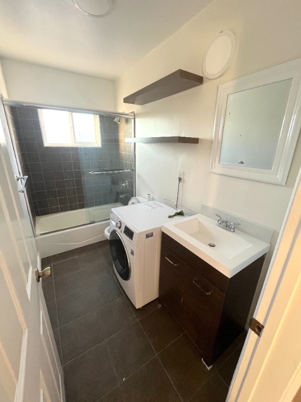 Building Photo - 1008 7th St