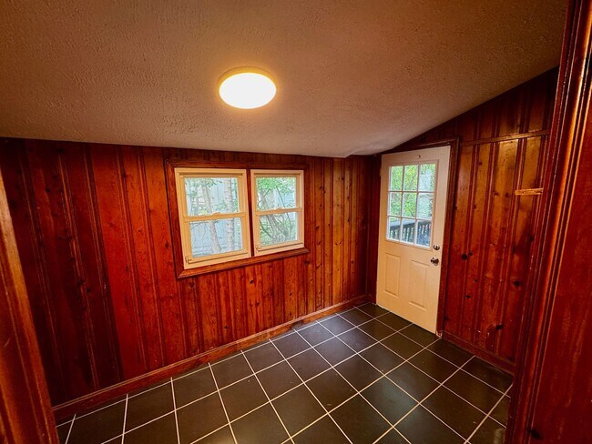 Building Photo - 610 Colorado Ave