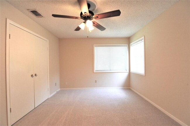 Building Photo - 2115 Braesmeadow Ln