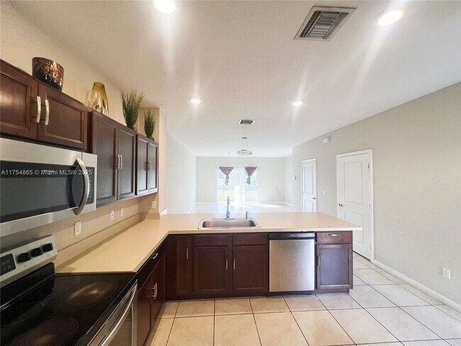 Building Photo - Northwest 29th Court, Miami Gardens, FL 33...