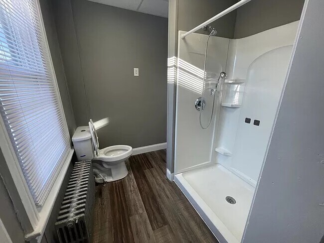 Building Photo - 47 W 17th St