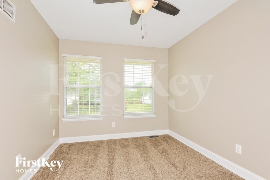 Building Photo - 15 Declaration Trail