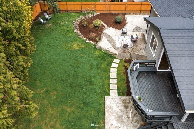 Building Photo - CLICK "REQUEST A TOUR" NOW!