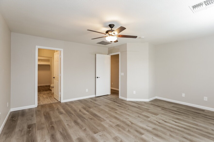 Building Photo - 4072 E Mica Rd