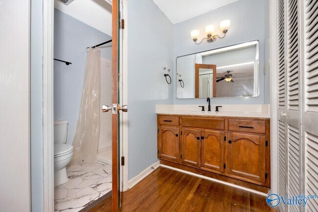 Building Photo - 8002 Greenwillow Ct SE