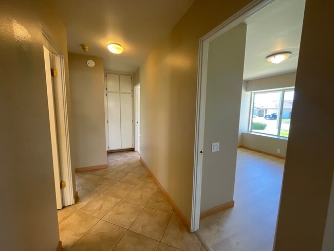 Building Photo - Recently Remodeled 4 Bedroom 2 Bath Single...
