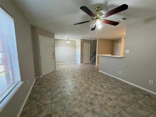 Building Photo - 10007 Emerald Creek Dr