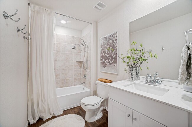 Building Photo - Beautiful 5-Bedroom Home in Riverstone at Westpointe