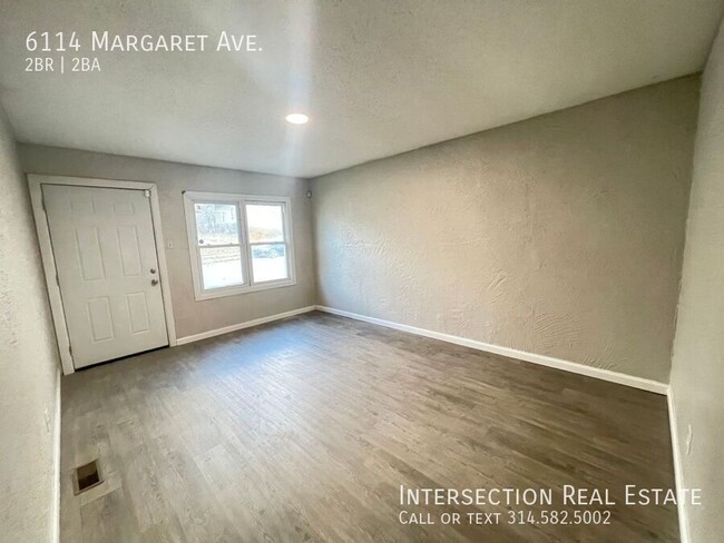 Building Photo - Recently Renovated 2 Bed/1Bath with Lots o...