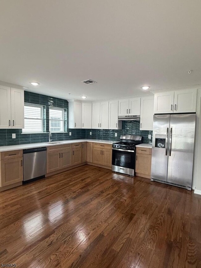 Building Photo - 140 Littleton Ave