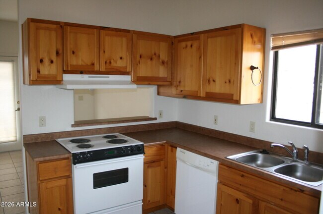 Building Photo - 5920 Thunder Ridge Rd