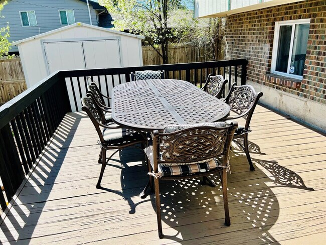 Building Photo - 7012 Ingalls St