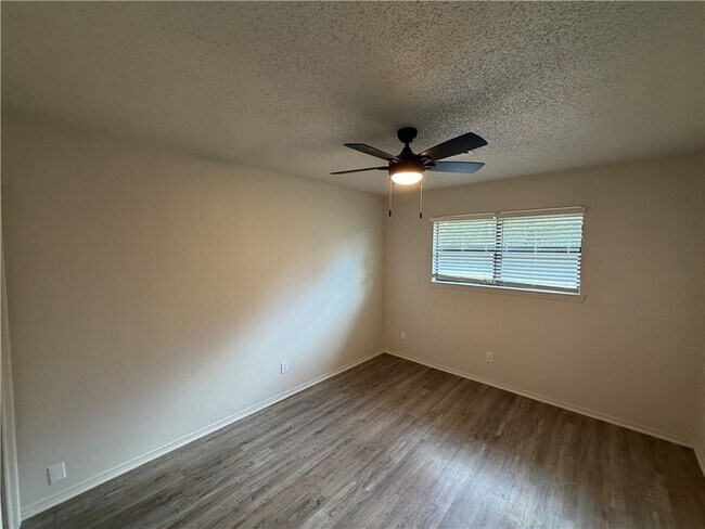 Building Photo - 4003 S Carol Pl