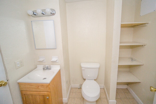 Building Photo - 1521 Yukon St