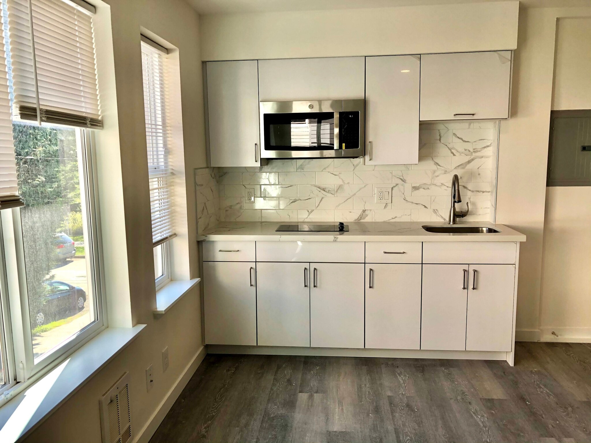 Building Photo - 10734 Stone Ave N