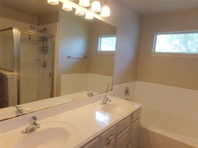 Building Photo - 16810 Deck Ct