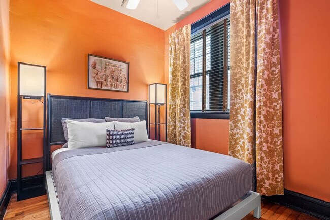 Building Photo - 3536 N Racine Ave