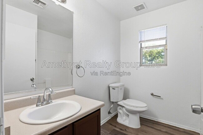 Building Photo - 5931 W Albeniz Pl
