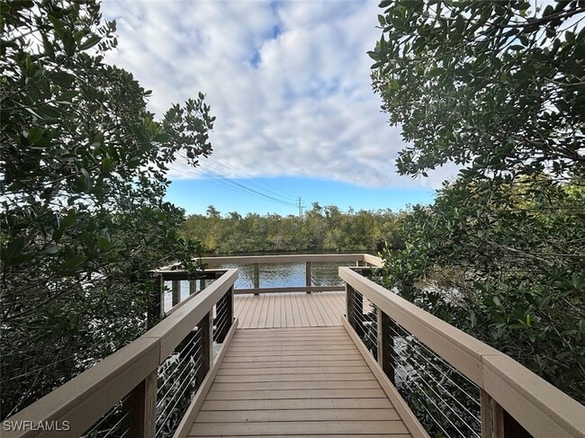 Building Photo - 18941 Bay Woods Lake Dr