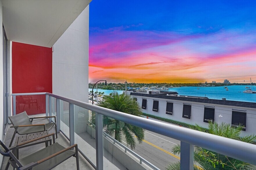 Building Photo - 209 N Ocean Dr