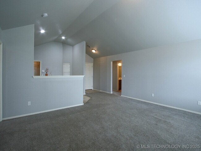 Building Photo - 16052 S 83rd E Ave