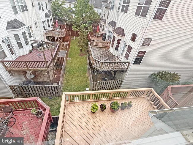 Building Photo - 2535 James Monroe Cir
