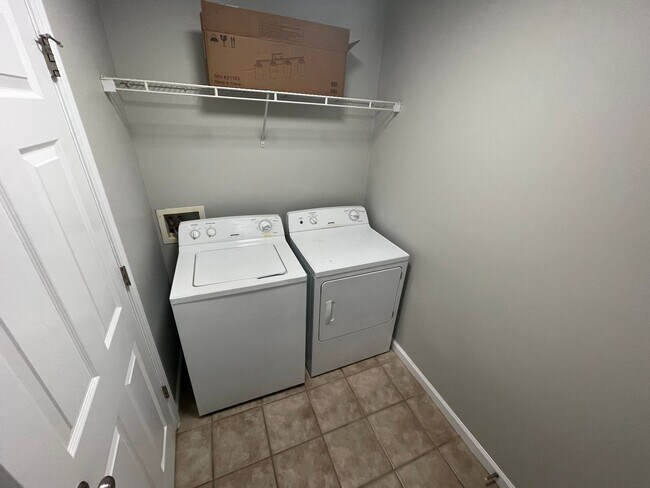 Building Photo - SUBLEASE - Three Bedroom Single Family Home with Fenced Backyard