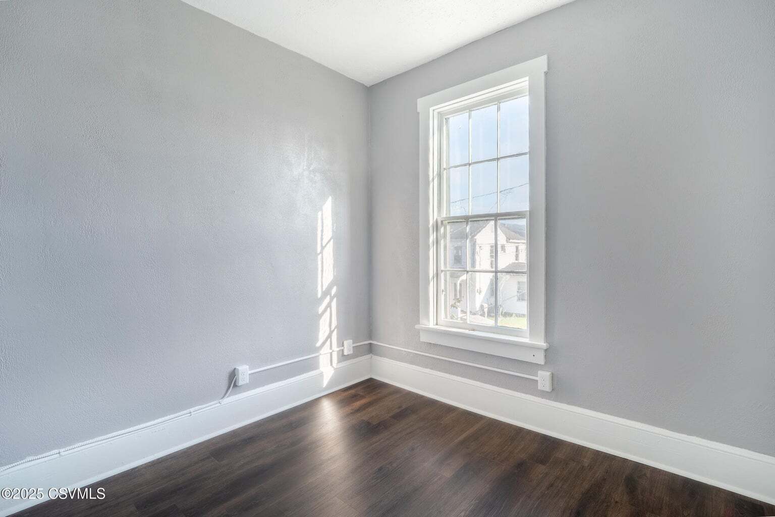 Building Photo - 934 Grand St