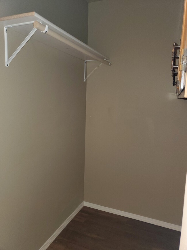 Building Photo - 3213 Center St NE