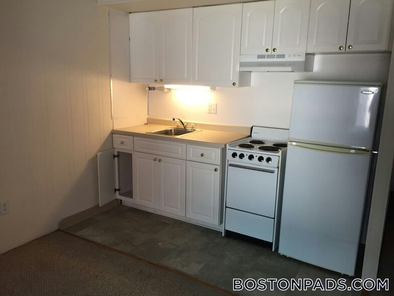 Primary Photo - 62 Boylston St