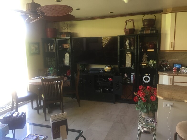 Morning Room - 23 Duke Dr