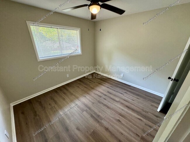 Building Photo - 4738 Elkan Ave