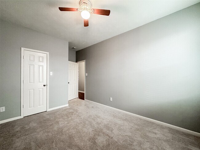 Building Photo - 6810 Summer Bridge Ln