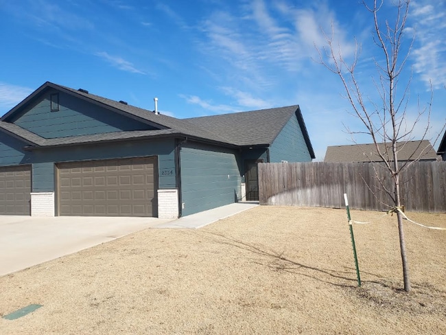 Building Photo - 2334 E Cheyenne Ct