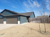 Building Photo - 2334 E Cheyenne Ct