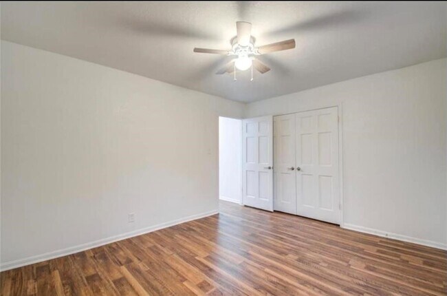 Building Photo - 17211 Rolling Creek Dr