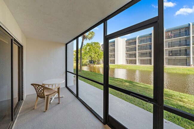 Building Photo - 1605 S US Hwy 1