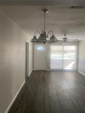 Building Photo - 5621 Bluffman Dr