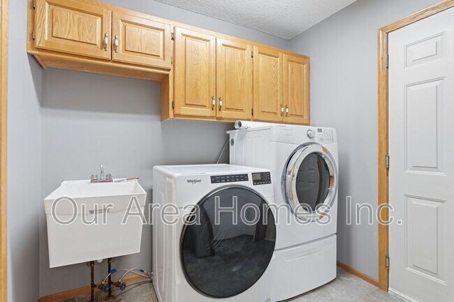 Building Photo - 1778 Klondike Dr NE