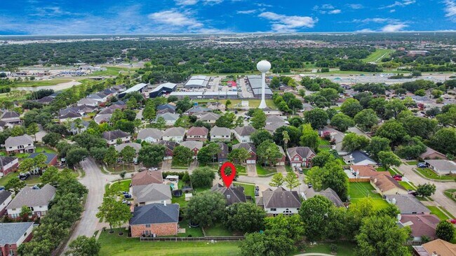 Building Photo - 10214 White Oak Trail Ln