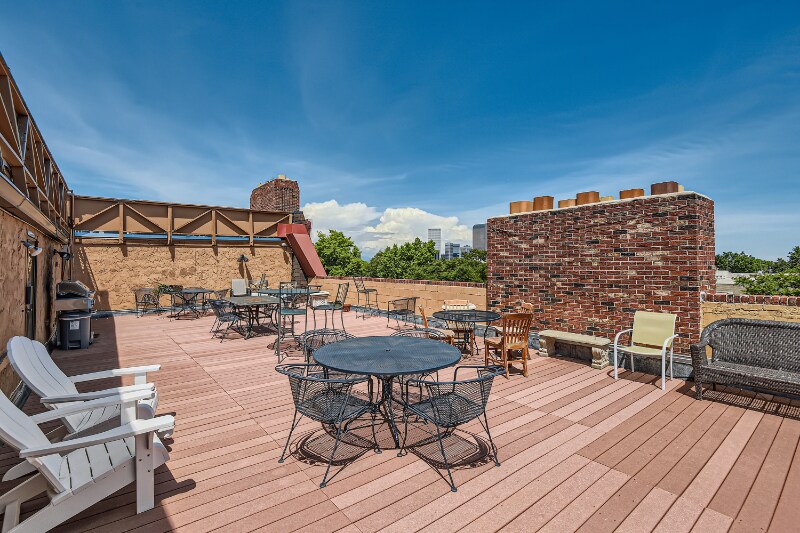 Building Photo - 1008 Corona St