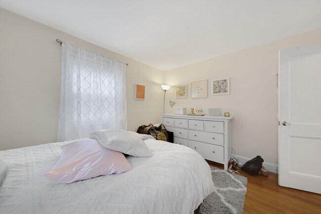 Building Photo - 926 Massachusetts Ave