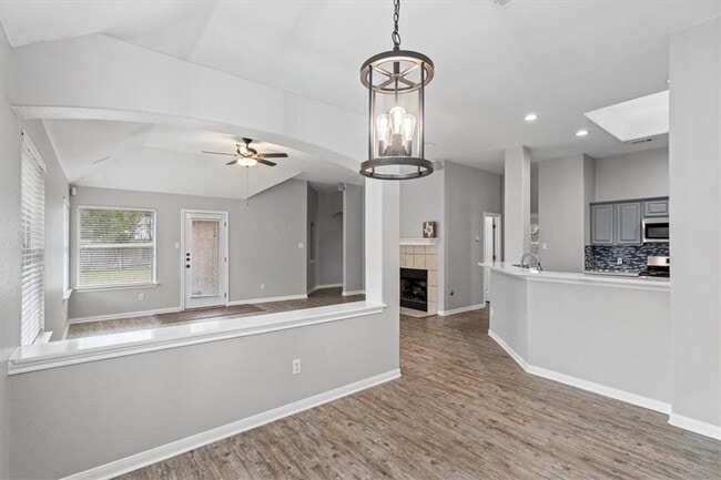 Building Photo - 1111 Springbrook Rd