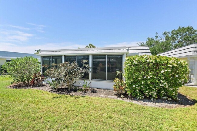 Building Photo - 5869 Tidewood Ave