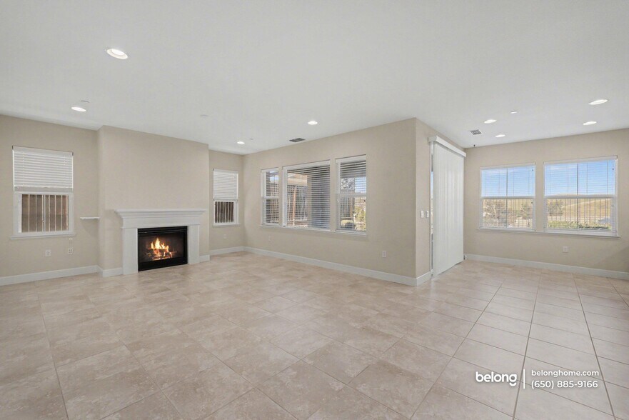 Building Photo - 6856 Syrah Dr