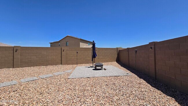 Building Photo - 15650 W Morning Glory St